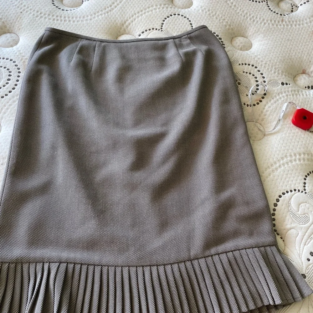 Long skirt - Picture 3 of 4